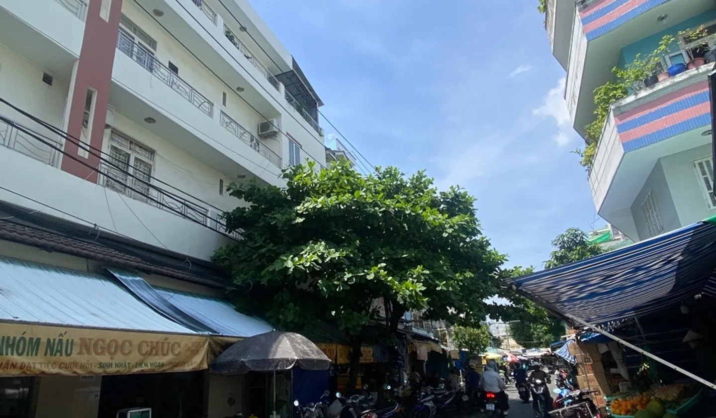 Bán nhà mặt phố lý chiêu hoàng góc 2 mặt tiền Quận 6, gần chợ Hồ Trọng Quý, 116m2... Bán nhà mặt phố tại Bình Phú, Hồ Chí Minh 01