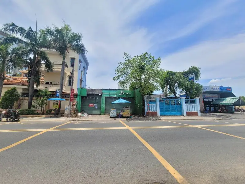 Nhà mặt tiền Lê Lợi rộng rãi, kinh doanh sầm uất, ngay chợ Hóc Môn... Bán nhà mặt phố tại Hóc Môn, Hồ Chí Minh 01