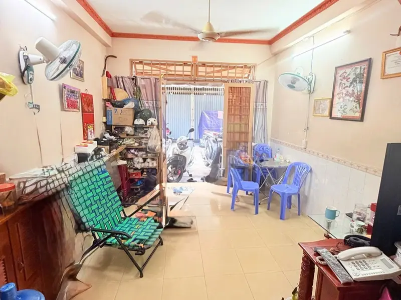 Nhà 3 tầng hẻm xe hơi Quận 1, gần cầu Ba Son... Bán nhà riêng tại Sài Gòn, Hồ Chí Minh 01