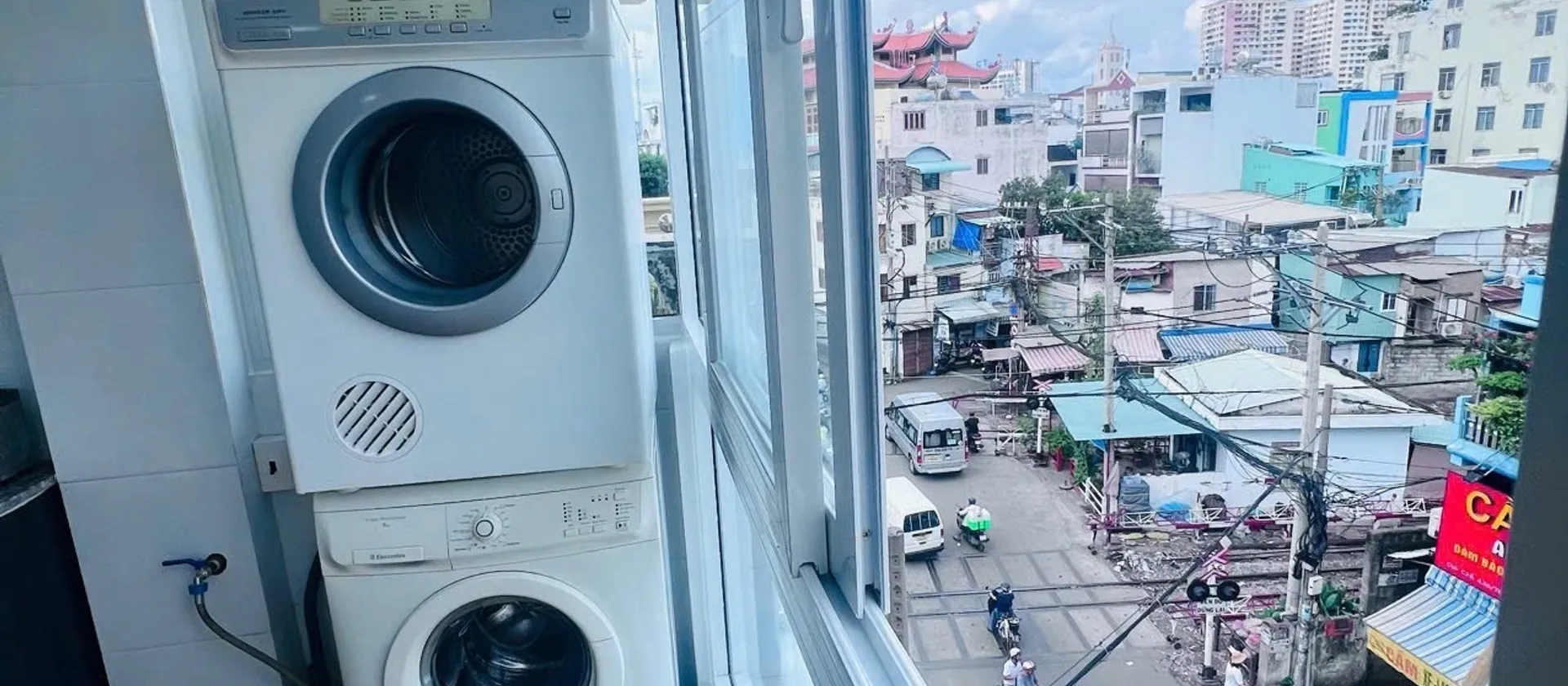 Nhà mặt phố 4 tầng hiện đại, vị trí đắc địa giá mềm... Bán nhà mặt phố tại Nhiêu Lộc, Hồ Chí Minh 01