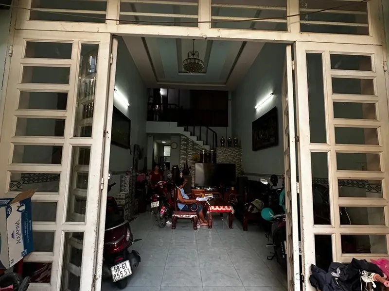 Nhà bán sổ riêng,2 tầng hẻm xe tải an ninh tại Trung Mỹ Tây, quận 12
giá 5,2 tỷ... Bán nhà riêng tại Trung Mỹ Tây, Hồ Chí Minh 01