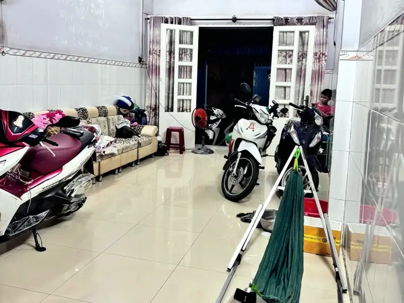 Nhà 2 tầng hẻm xe hơi có sân rộng, vị trí đắc địa ở Tân Tạo, Bình Tân, DT 83m² giá tốt... Bán nhà riêng tại Tân Tạo, Hồ Chí Minh 01