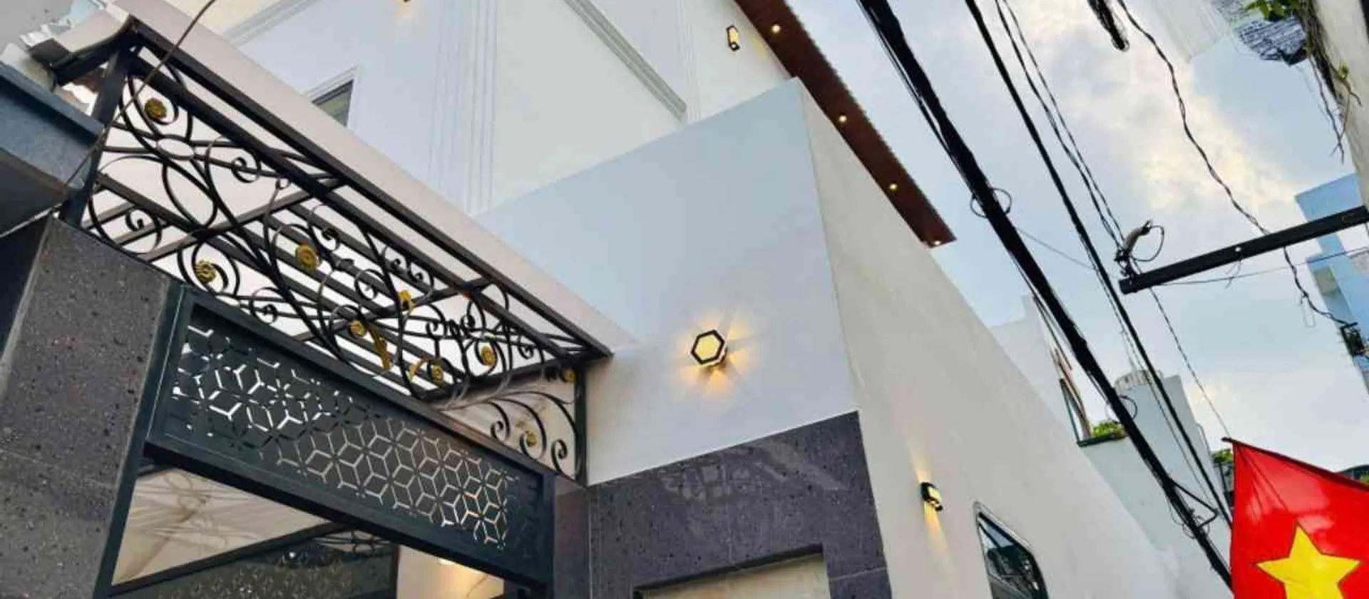 Viết
🍀 NHÀ PHỐ 89M² • 3 TẦNG • 4 PHÒNG NGỦ • NỘI THẤT CAO CẤP • GÒ VẤP
🏡 Diện tích Ngang 6.5m²... Bán nhà riêng tại Thông Tây Hội, Hồ Chí Minh 01