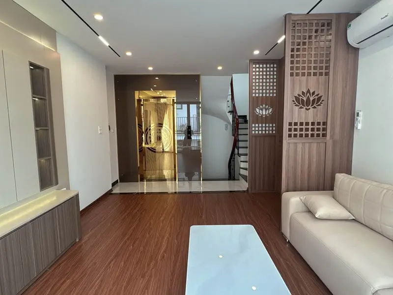 Nhà mặt phố 7 tầng hiện đại tại Long Biên, diện tích 33.6 m², thuận tiện kinh doanh... Bán nhà mặt phố tại Việt Hưng, Hà Nội 01