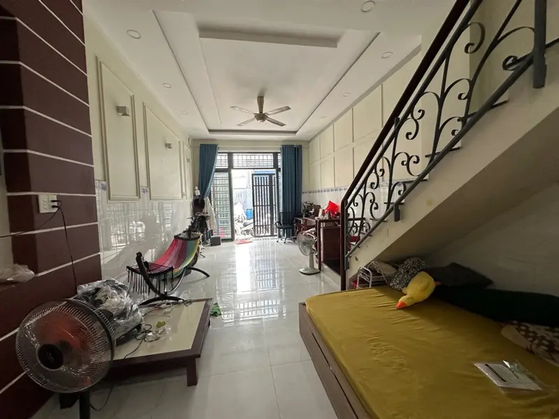 Nhà 3 tầng, HXH 6m, sát mặt tiền Lã Xuân Oai, Long Trường. 56m2, Ngang 4m, 3Pn, 3Wc. Chỉ 6 tỷ TL.... Bán nhà riêng tại Long Trường, Hồ Chí Minh 01