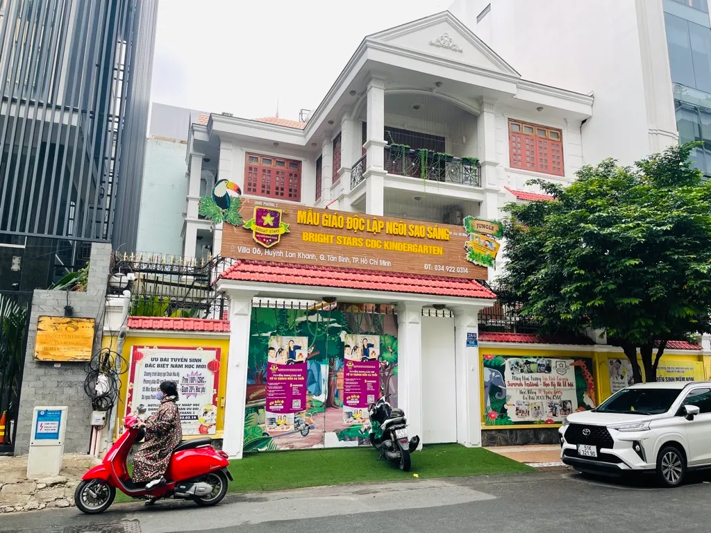 Biệt thự mặt phố 4 tầng gần sân bay, Nhà ga T3, Hoàng Hoa Thám, diện tích 240m²... Bán nhà mặt phố tại Tân Sơn Hòa, Hồ Chí Minh 01