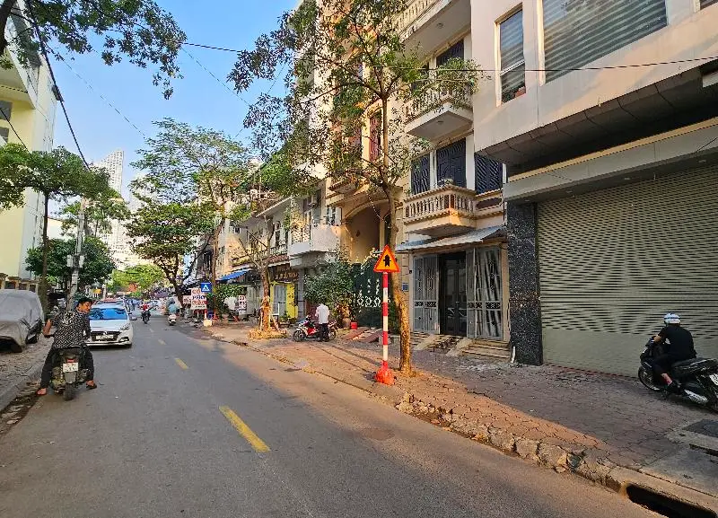 Nhà mặt phố Bế Văn Đàn sầm uất, hai mặt thoáng... Bán nhà mặt phố tại Hà Đông, Hà Nội 01