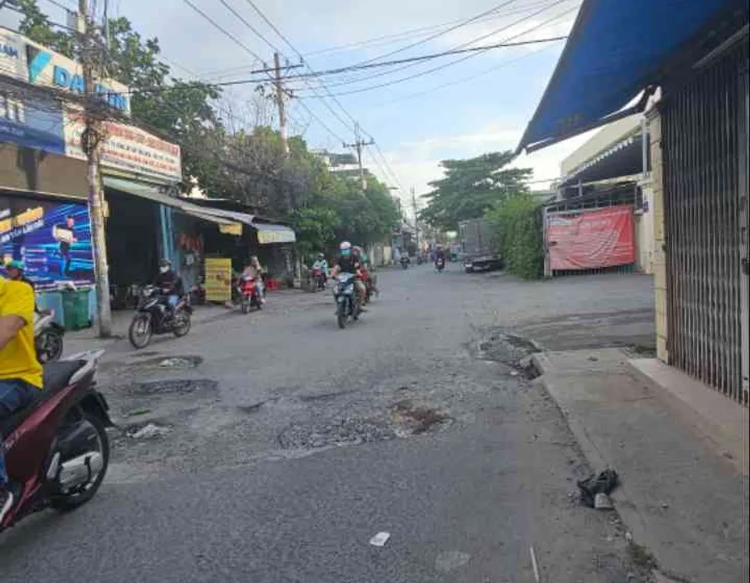 Cơ hội sở hữu nhà trệt lầu ngay gần Tân Thới Nhất 08 giá chỉ 3.15 tỷ... Bán nhà riêng tại Đông Hưng Thuận, Hồ Chí Minh 01