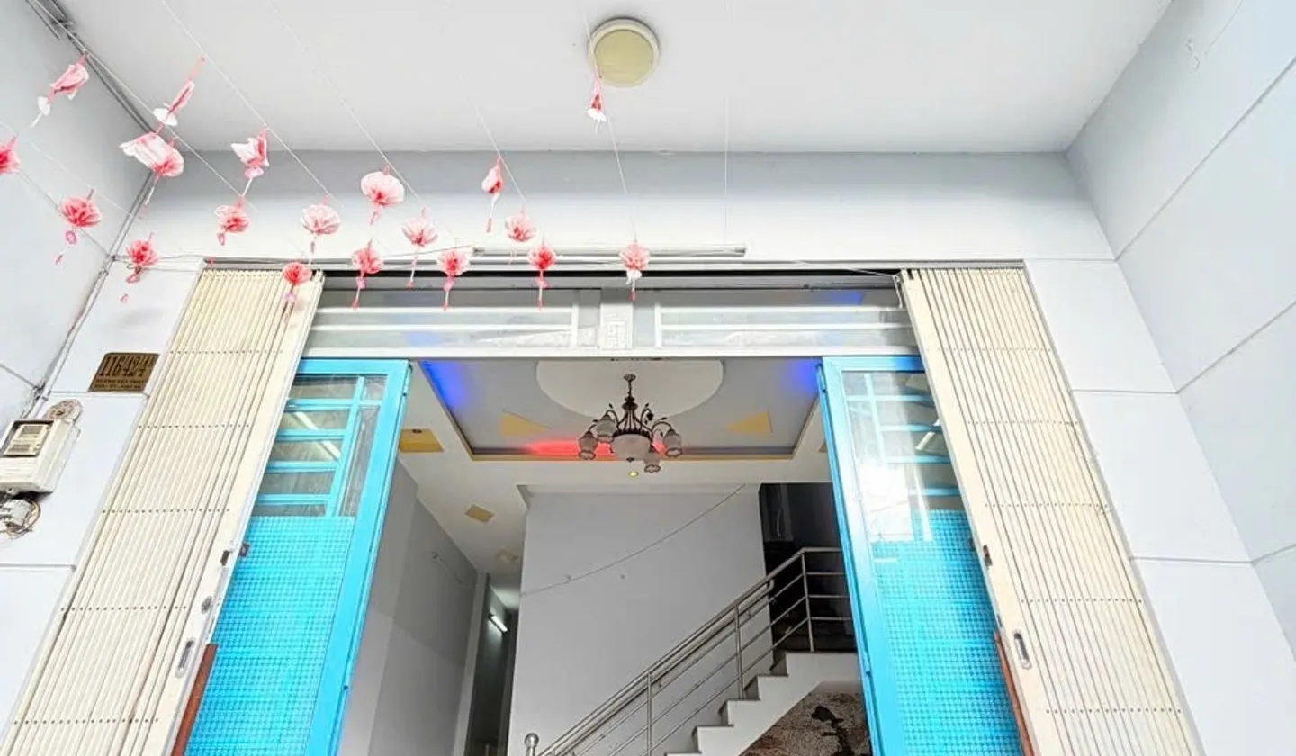 BÁN NHÀ 2 TẦNG - HẺM XE HƠI SÁT NHÀ 20M
🌹Diện tích: 75m ( 5m x 15m)... Bán nhà riêng tại Nhà Bè, Hồ Chí Minh 01
