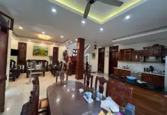 Biệt thự sang trọng tại Khu đô thị Dịch Vọng với tầm nhìn công viên và tầng hầm rộng rãi... Bán biệt thự, liền kề tại Cầu Giấy, Hà Nội 04