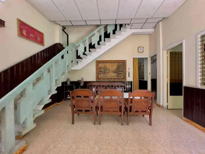 Nhà sân vườn 2 tầng, 3PN, mặt tiền rộng tại Phú Nhuận... Bán nhà riêng tại Phú Nhuận, Hồ Chí Minh 01