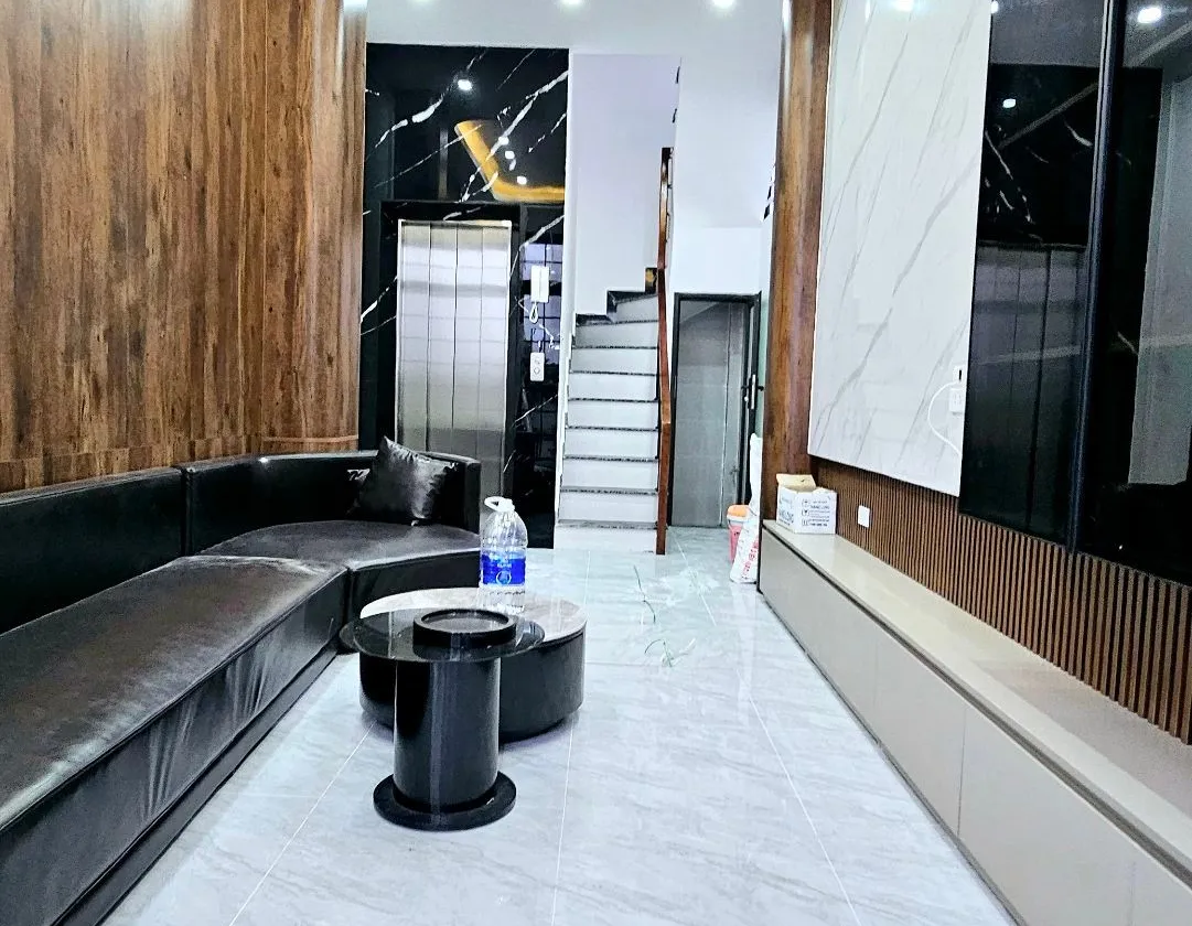 Cơ Hội Sở Hữu Ngôi Nhà Lô Góc Sang Chảnh Trung Tâm Quận Hai Bà Trưng - 9.9 Tỷ... Bán nhà riêng tại Tương Mai, Hà Nội 01