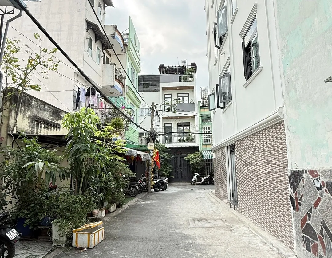 BÁN NHANH CĂN NHÀ Ở BÌNH TÂN GIÁP TÂN PHÚ GẦN " ĐẦM SEN .🤗... Bán nhà riêng tại Phú Thạnh, Hồ Chí Minh 01