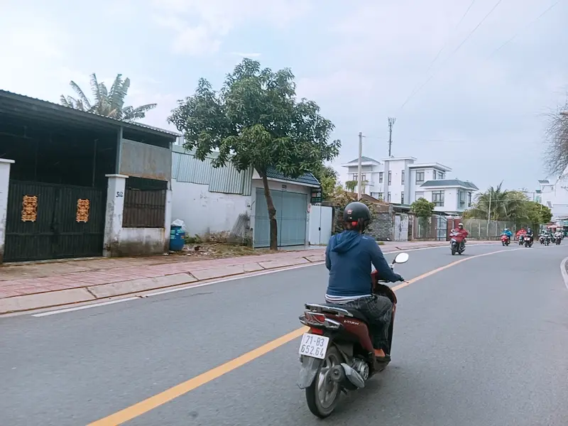 Nhà 2 căn liền kề hẻm xe tải, không gian rộng, ngay ngã tư Hóc Môn... Bán nhà riêng tại Xuân Thới Sơn, Hồ Chí Minh 01