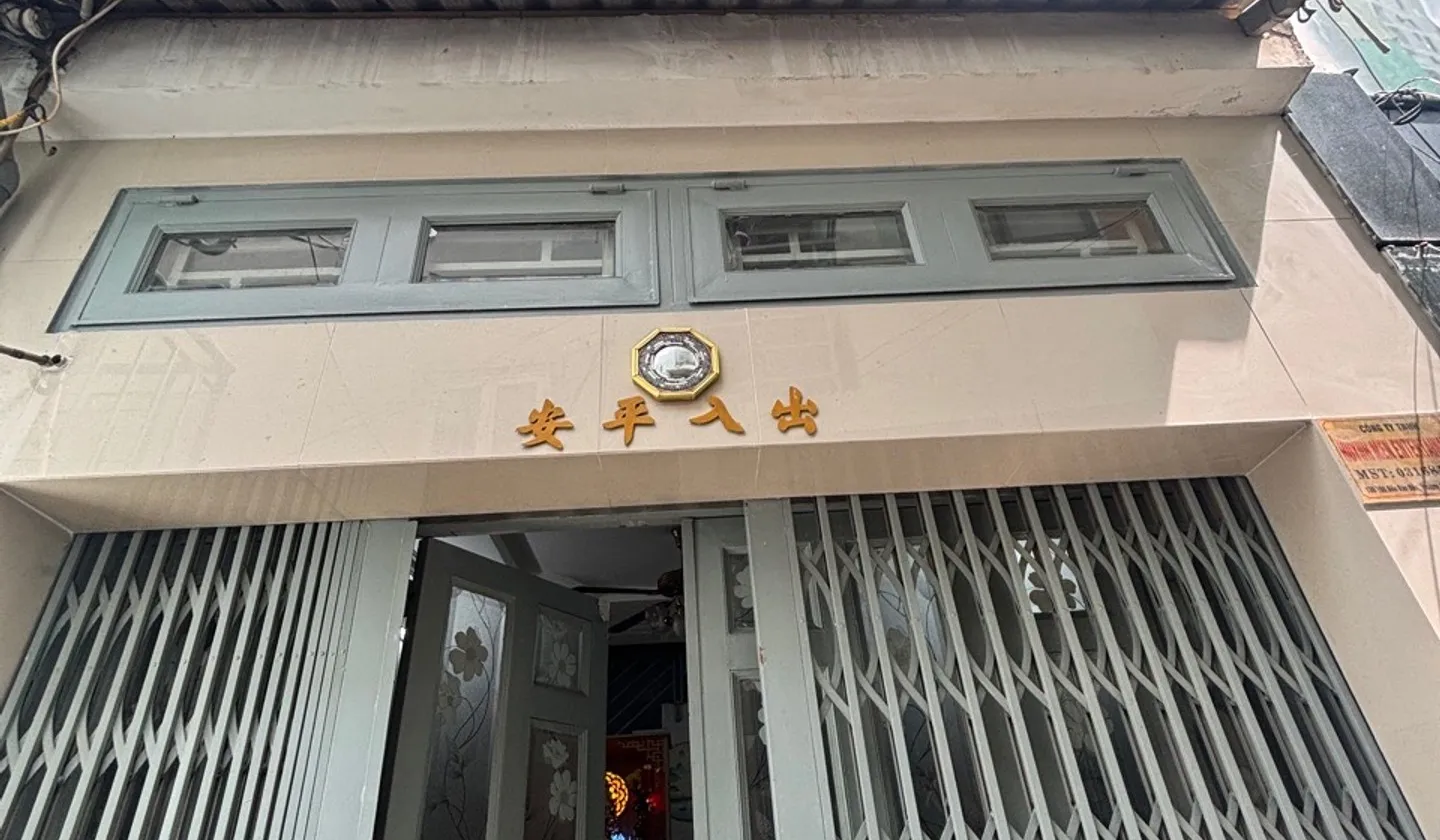 170/xx Bến Vân Đồn
3.6x9
3 tầng 3 PN... Bán nhà riêng tại Khánh Hội, Hồ Chí Minh 01