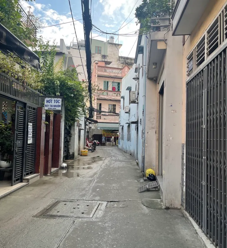 Bán nhà 3 tầng, 2 phòng ngủ tại Tân Bình, giá 9.4 tỷ... Bán nhà riêng tại Tân Sơn Nhất, Hồ Chí Minh 01