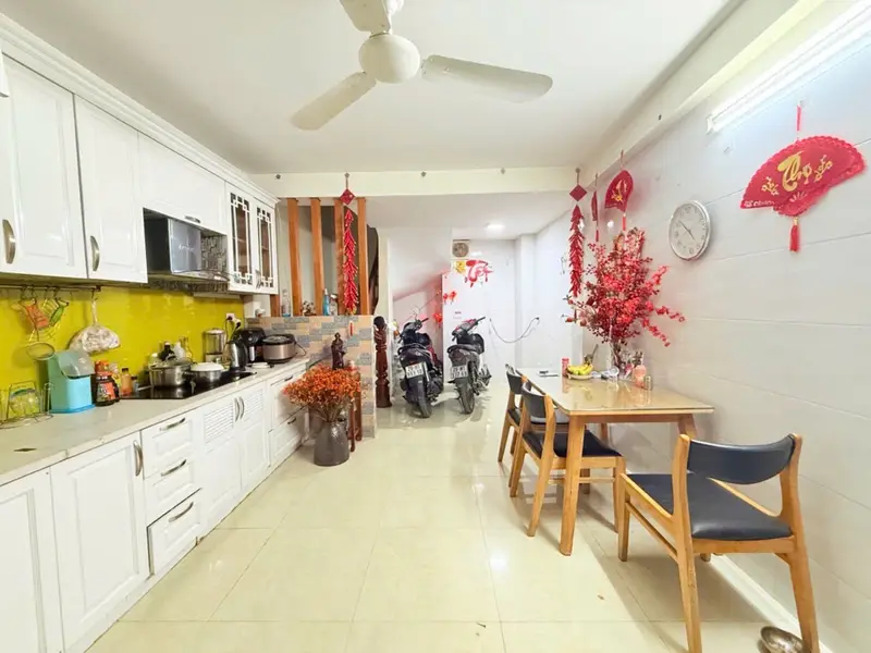 Bán nhà riêng 5 tầng tại xã Thanh Trì, Hà Nội với thiết kế kiên cố và pháp lý rõ ràng... Bán nhà riêng tại Thanh Trì, Hà Nội 01