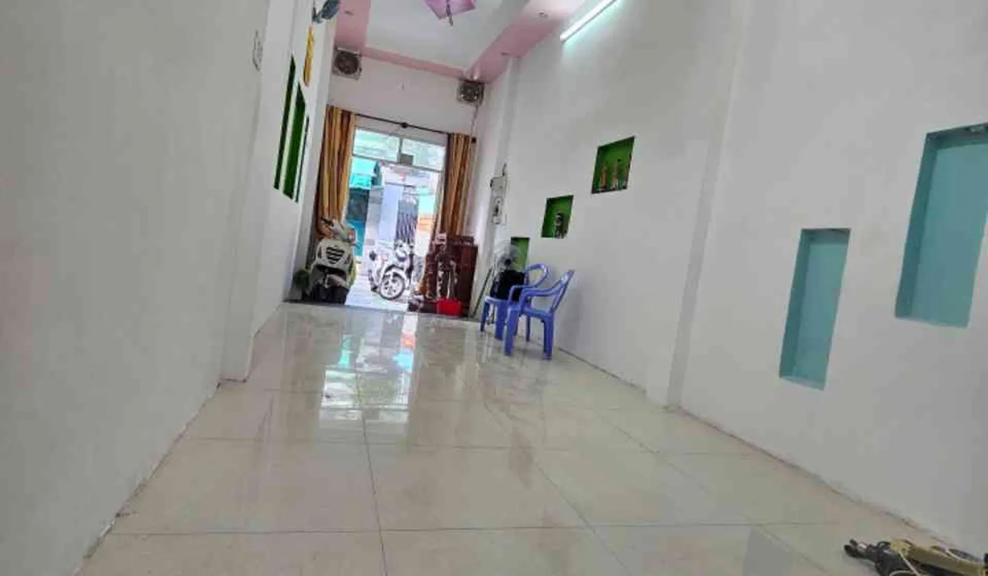 NHÀ MỚI SỬA LẠI - CHÍNH CHỦ LÂU ĐỜI - DIỆN TÍCH TO -... Bán nhà riêng tại Bình Tiên, Hồ Chí Minh 01