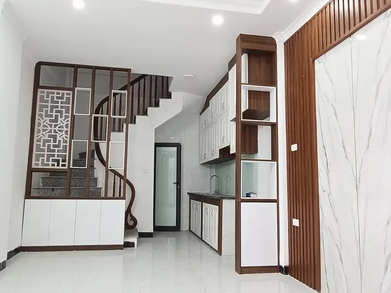 Bán nhà riêng 5 tầng tại Phường Long Biên, Hà Nội - vị trí thuận tiện, ô tô vào nhà... Bán nhà riêng tại Long Biên, Hà Nội 01