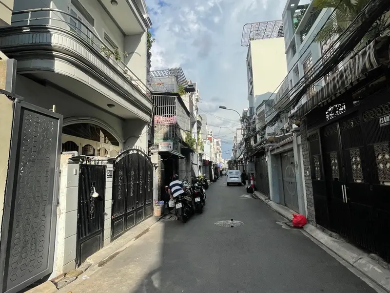 Nhà hẻm 6m ô tô tránh gần Phan Huy Ích, sẵn tiện nghi hiện đại... Bán nhà riêng tại Tân Sơn, Hồ Chí Minh 01