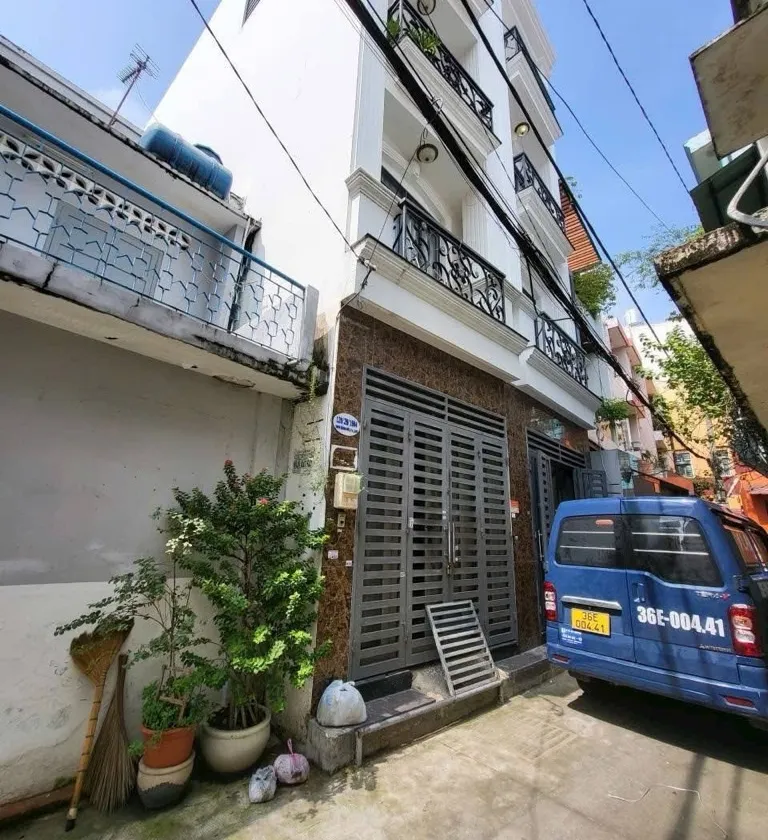 Nhà riêng 4 tầng đẹp, xe hơi đỗ cửa, vị trí thuận lợi tại Phú Nhuận... Bán nhà riêng tại Đức Nhuận, Hồ Chí Minh 01