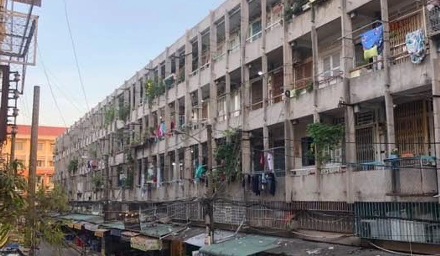 Chợ Hoa Đầm Sen kinh doanh ngày đêm.
P112... Bán căn hộ chung cư tại Hòa Bình, Hồ Chí Minh 01