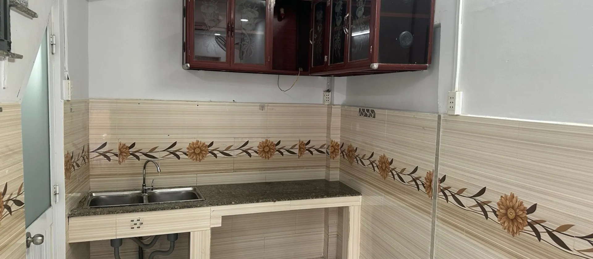 Nhà mới 2 PN, xe hơi đậu cửa tại Bảy Hiền... Bán nhà riêng tại Bảy Hiền, Hồ Chí Minh 01