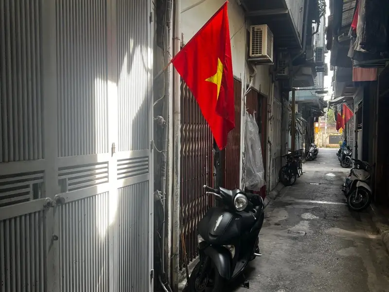 Nhà phânlô 3 tầng cũ xây chắc , ngõ rộng tại trung tâm LongBiên, giá 4.7tỷ còn thương lượng tốt 🍀... Bán nhà riêng tại Long Biên, Hà Nội 01