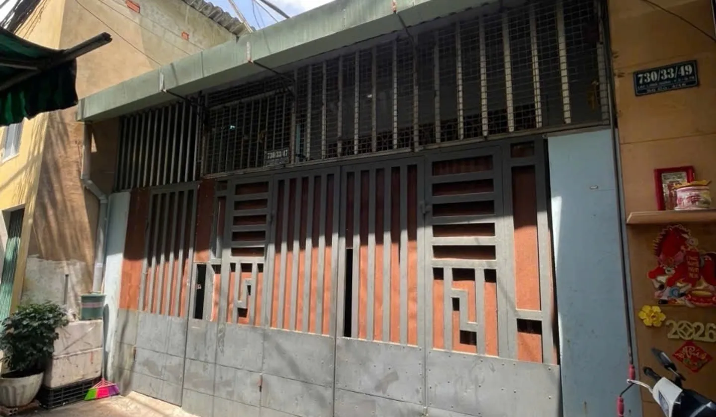 Nhà 2 tầng rộng rãi, giá cực tốt ở Tân Bình, gần Quận 10 – 11... Bán nhà riêng tại Tân Hòa, Hồ Chí Minh 01