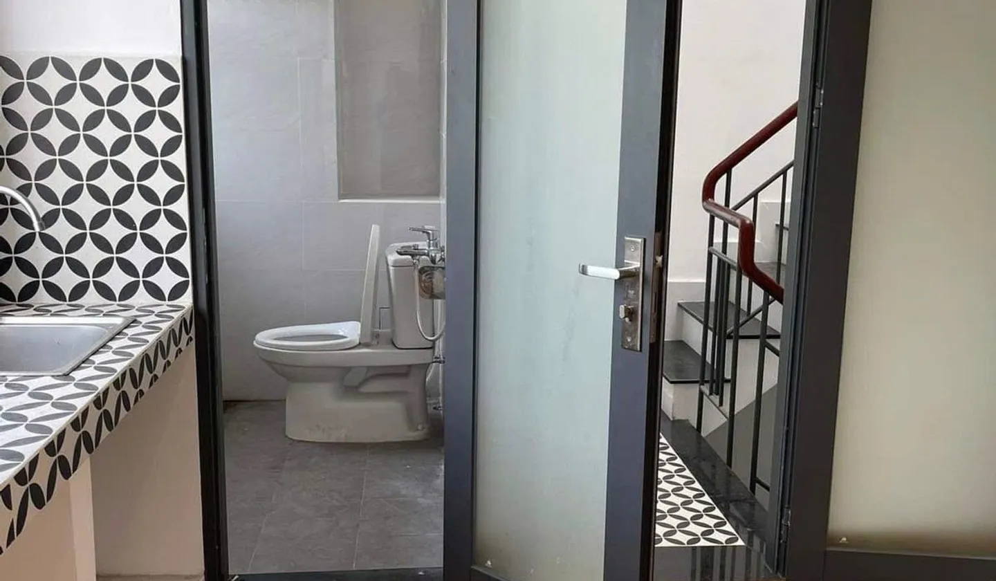 Kết cấu: 04 tầng, 5PN đang cho thuê dòng tiền 15tr 1 tháng, có thể cải tạo thêm 1 đến 2 phòng để ch... Bán nhà riêng tại Thông Tây Hội, Hồ Chí Minh 01