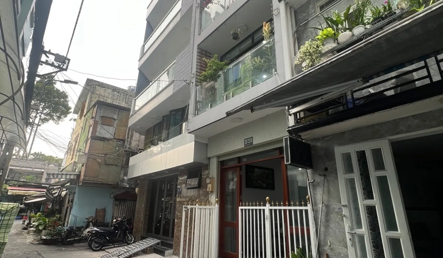 Nhà 5 tầng nở hậu hiếm Quận 10, giá trị vàng giữa lòng thành phố... Bán nhà riêng tại Hòa Hưng, Hồ Chí Minh 01