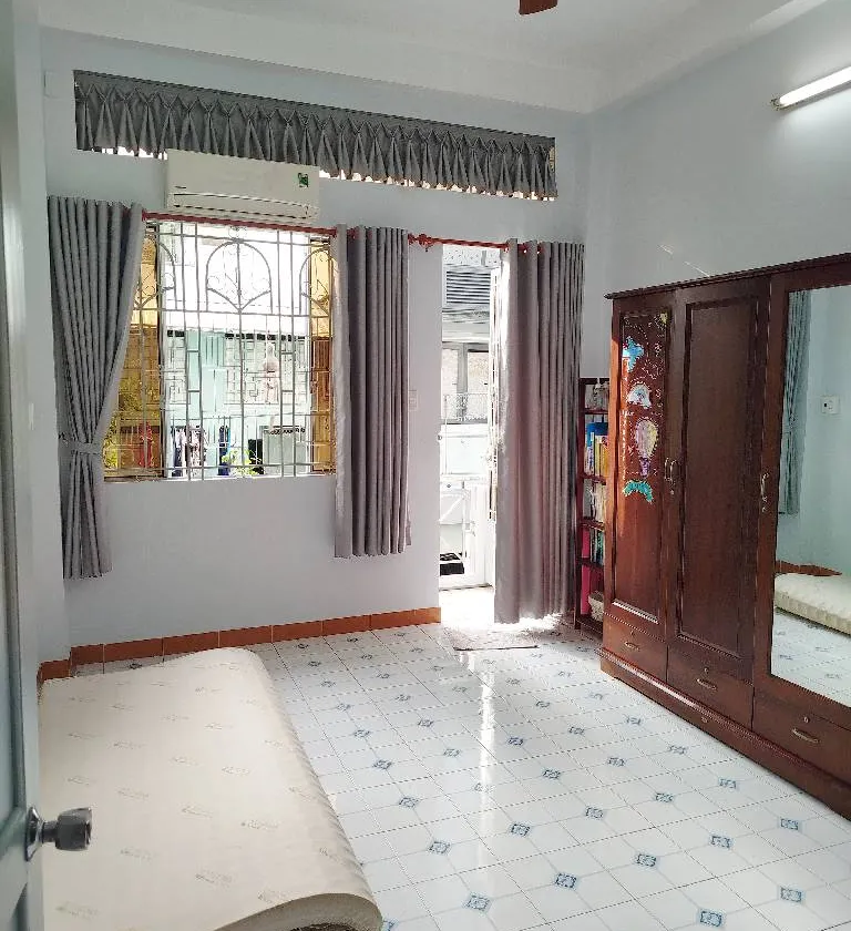 Bán nhà mặt phố phường Cầu Ông Lãnh - Sống tiện nghi, đẹp hiện đại... Bán nhà mặt phố tại Cầu Ông Lãnh, Hồ Chí Minh 01