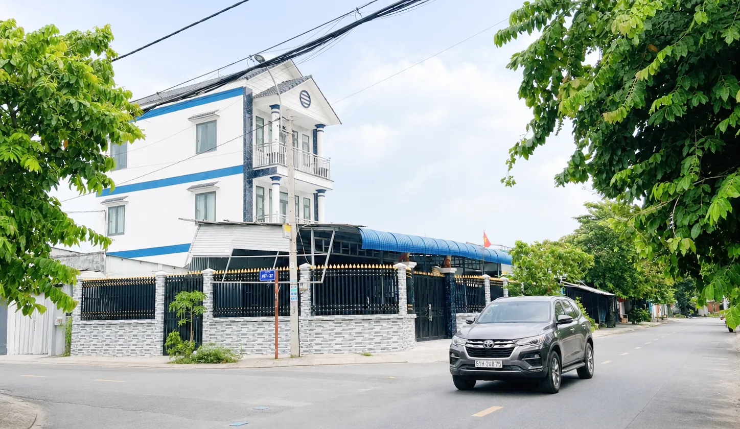 Nhà đẹp 2 tầng, hẻm xe hơi, gần chợ Xuân Thới Thượng, giá 3.7 tỷ... Bán nhà riêng tại Bà Điểm, Hồ Chí Minh 01