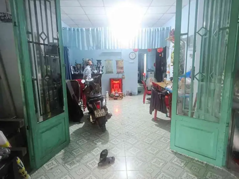 Bán nhà mặt phố tại quận với mặt tiền rộng, giá 2,4 tỷ đồng... Bán nhà mặt phố tại Hóc Môn, Hồ Chí Minh 01