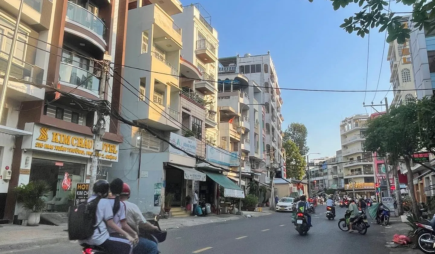 Nhà mặt phố trung tâm Quận 6, hiện đại 6 tầng, thang máy, mặt tiền rộng... Bán nhà mặt phố tại Bình Tây, Hồ Chí Minh 01