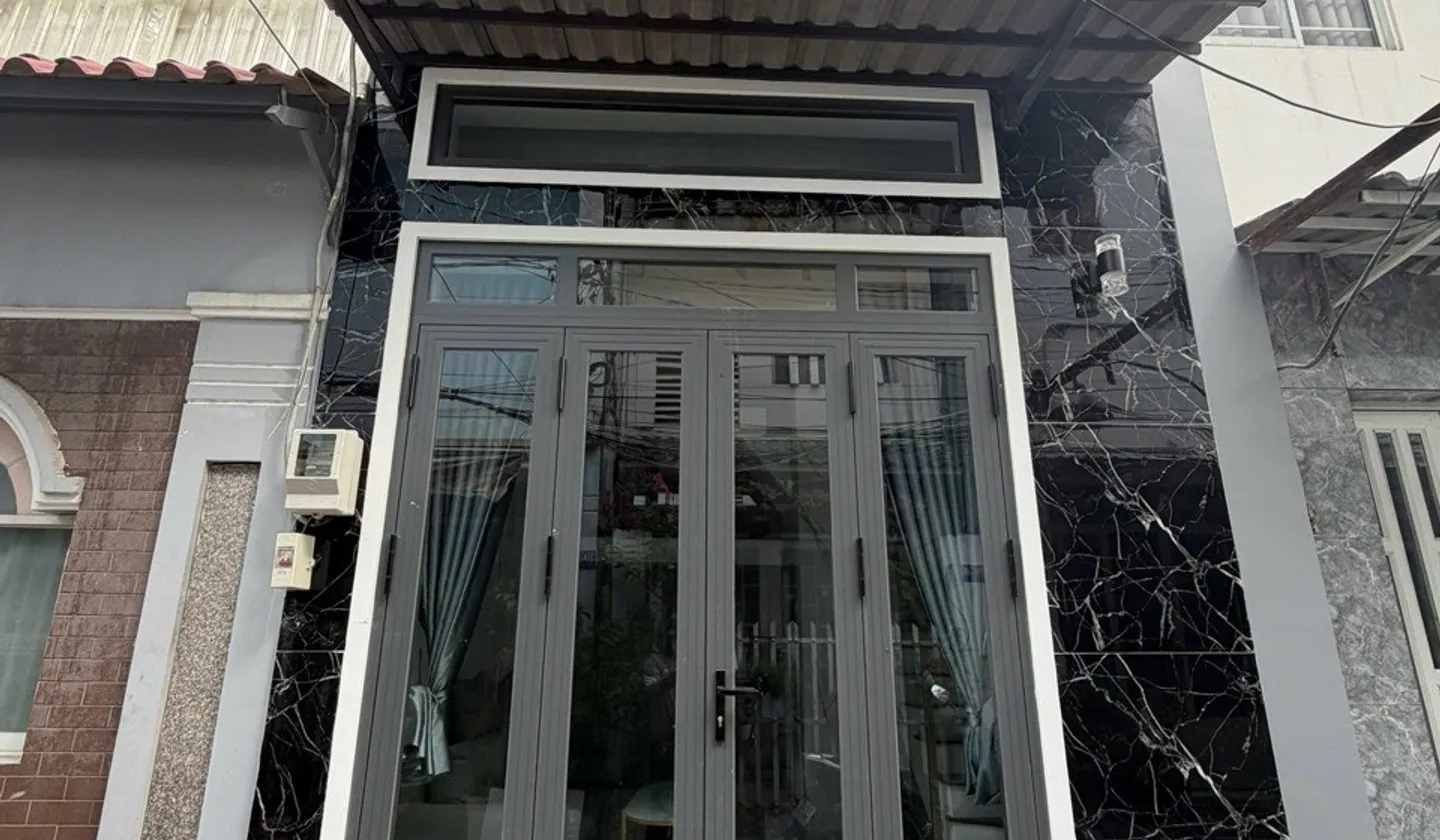 NHÀ MỚI Q7 / GIÁP Q4 / 3PN đủ NT / CHỈ 3,49 TỶ... Bán nhà riêng tại Tân Thuận, Hồ Chí Minh 01