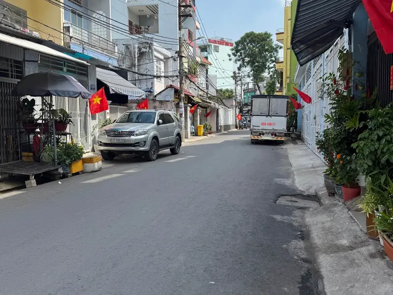 Bán nhà 6 tầng thang máy Tỉnh Lộ 10 Bình Tân giáp Q6, hẻm 10m, điện mặt trời... Bán nhà riêng tại Bình Trị Đông, Hồ Chí Minh 01
