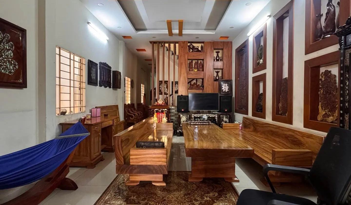 Biệt Thự Mặt Phố Đẳng Cấp Gần Vinhomes Hóc Môn Với Mặt Tiền Rộng 11.4m... Bán nhà mặt phố tại Hóc Môn, Hồ Chí Minh 01