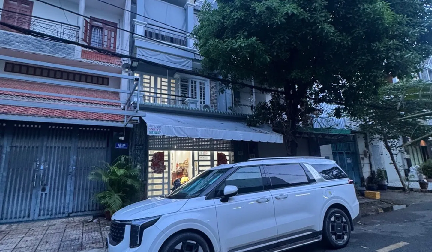 BAN NHA MẶT PHỐ KHU TÊN LỬA 520M - XÂY LỆCH TẦNG CHỜ THANG MÁY - NHÀ ĐẸP Ở NGAY. Chỉ 13ty nho... Bán nhà mặt phố tại An Lạc, Hồ Chí Minh 01