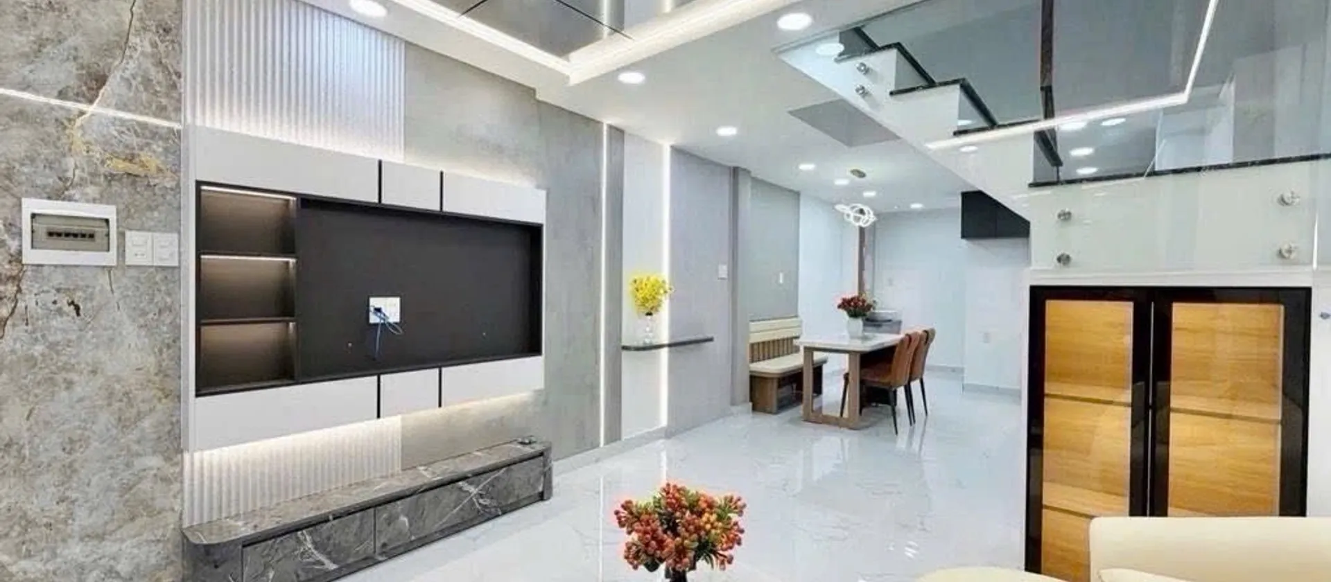 Bán nhà 5 tầng 6PN đầy đủ nội thất khu Phú Nhuận giá 9 tỷ... Bán nhà riêng tại Đức Nhuận, Hồ Chí Minh 01