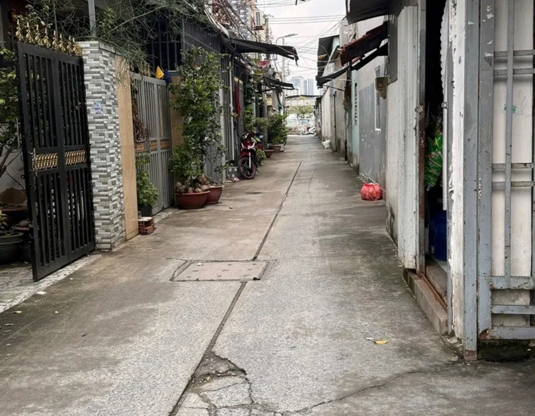 Bán nhà 4 tầng 5 phòng ngủ Quận 8 giá 5.93 tỷ... Bán nhà riêng tại Phú Định, Hồ Chí Minh 01