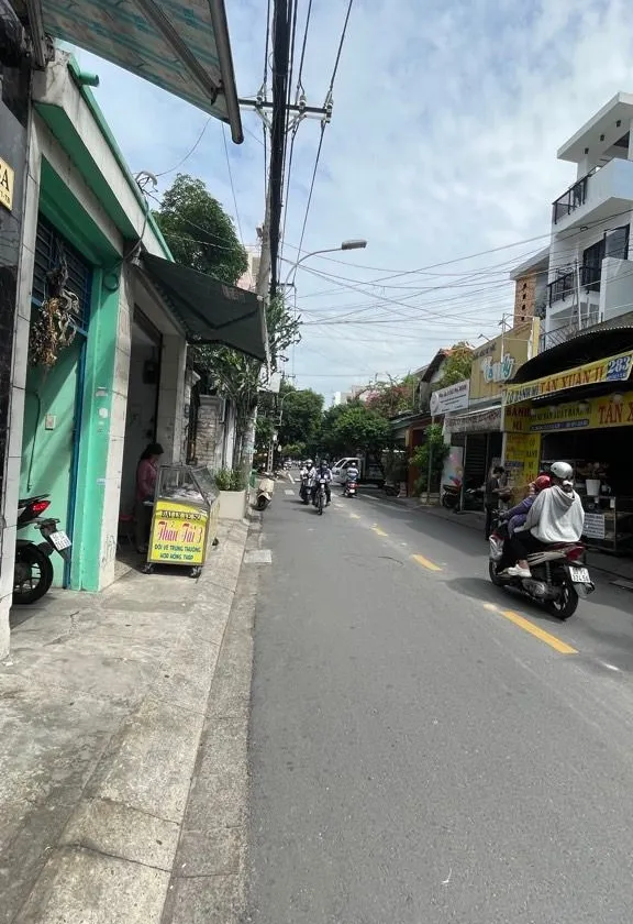 Nhà mặt tiền Bàu Cát, 5 tầng, rộng thoáng, giá siêu hợp lý... Bán nhà mặt phố tại Bảy Hiền, Hồ Chí Minh 01