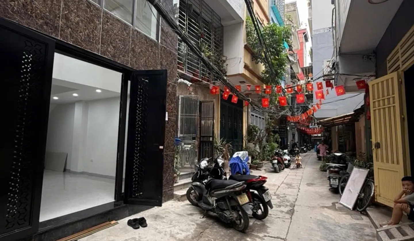 Nhà đẹp -Thang máy -Ô tô VF vào nhà -Phố BẠCH MAI -Dt 39,3m -6 tầng Thang máy -Mt 4,4m -Chào 13,5 t... Bán nhà riêng tại Bạch Mai, Hà Nội 01