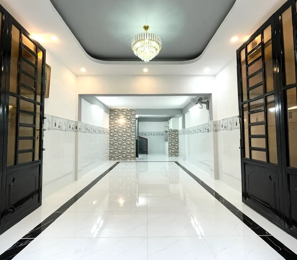 NHÀ 3 TẦNG BTCT -THÁI PHIÊN Q11- 43M² - SỔ VUÔNG & HOÀN CÔNG ĐỦ- CÁCH VÀI BƯỚC RA MẶT TIỀN- 6.98TỶ... Bán nhà mặt phố tại Minh Phụng, Hồ Chí Minh 01