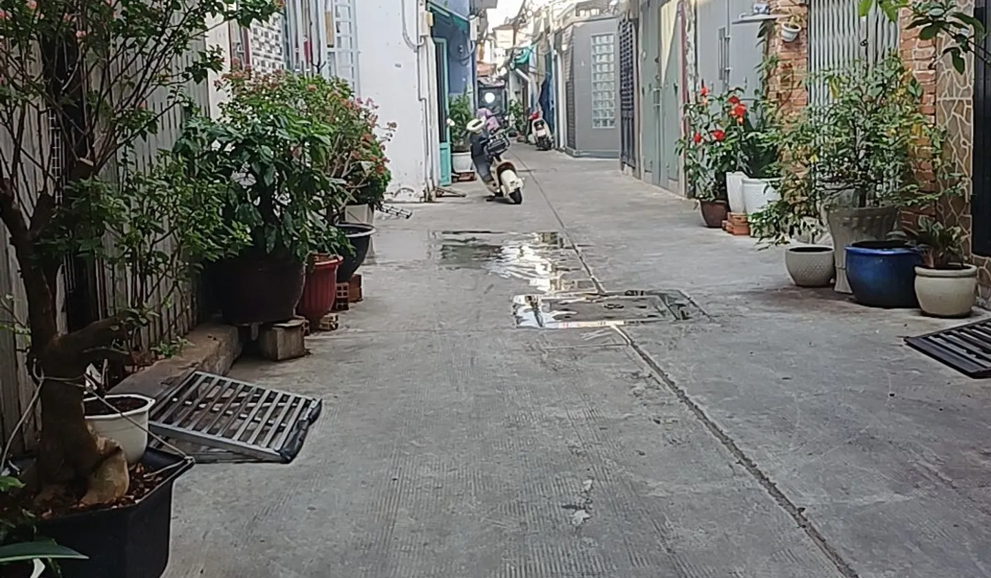 Nhà 3 Tầng 2 Phòng Ngủ Quận 10 Giá 2.68 Tỷ... Bán nhà riêng tại Hòa Hưng, Hồ Chí Minh 01