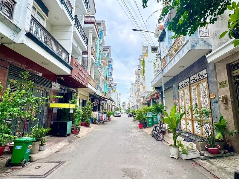 Nhà Bình Tân - Giá sốc, 5 phòng ngủ rộng rãi... Bán nhà riêng tại Bình Trị Đông, Hồ Chí Minh 01