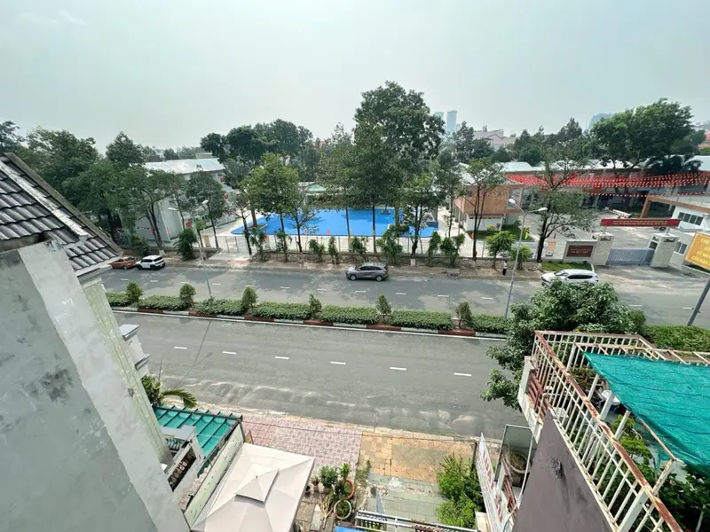 Nhà mặt phố 4 tầng rộng rãi tại quận trung tâm... Bán nhà mặt phố tại Dĩ An, Hồ Chí Minh 01
