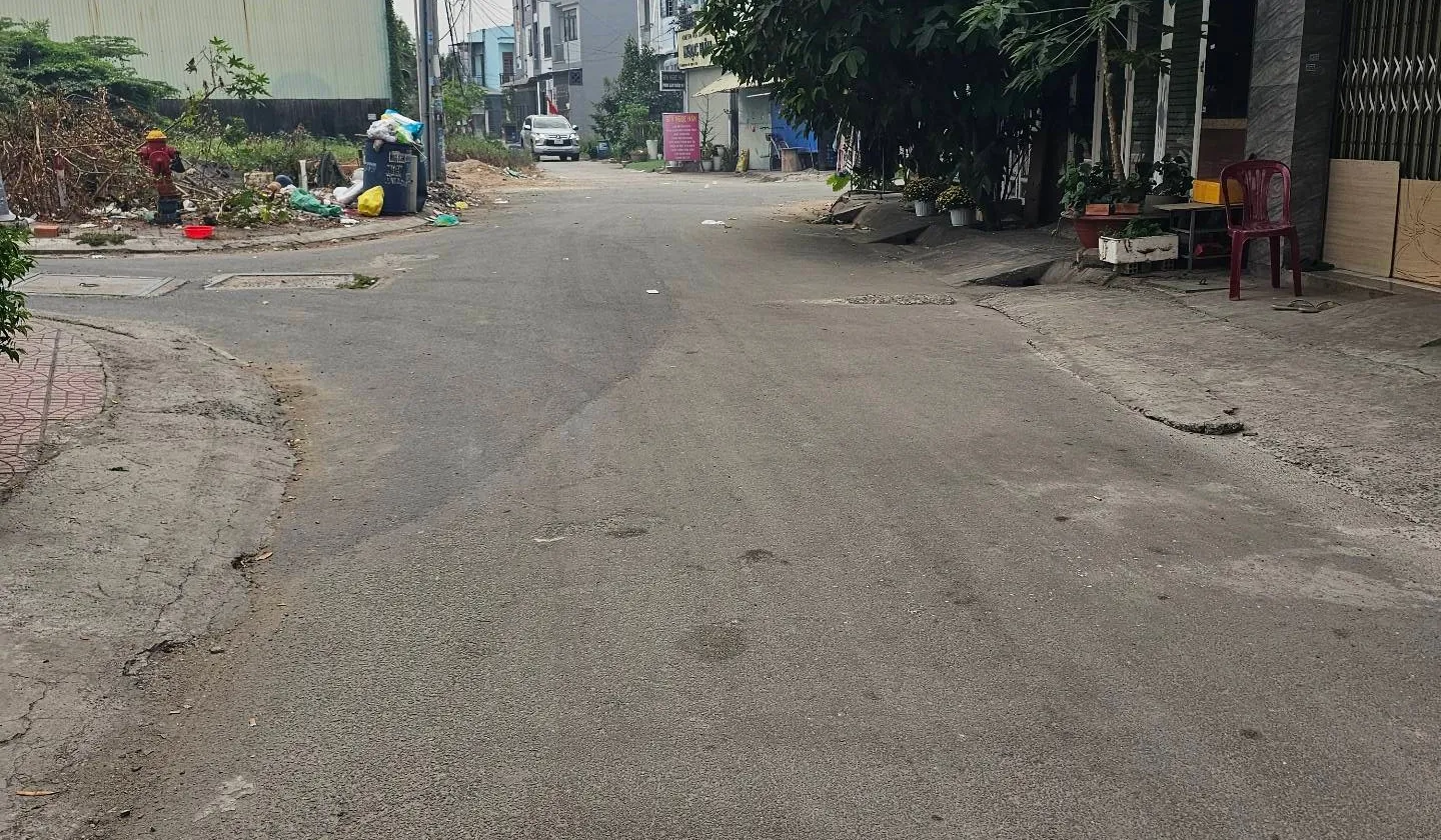 Nhà riêng 2 tầng 4 phòng ngủ tại Bình Tân, vị trí thuận tiện và hẻm rộng xe tải tránh... Bán nhà riêng tại Tân Tạo, Hồ Chí Minh 01