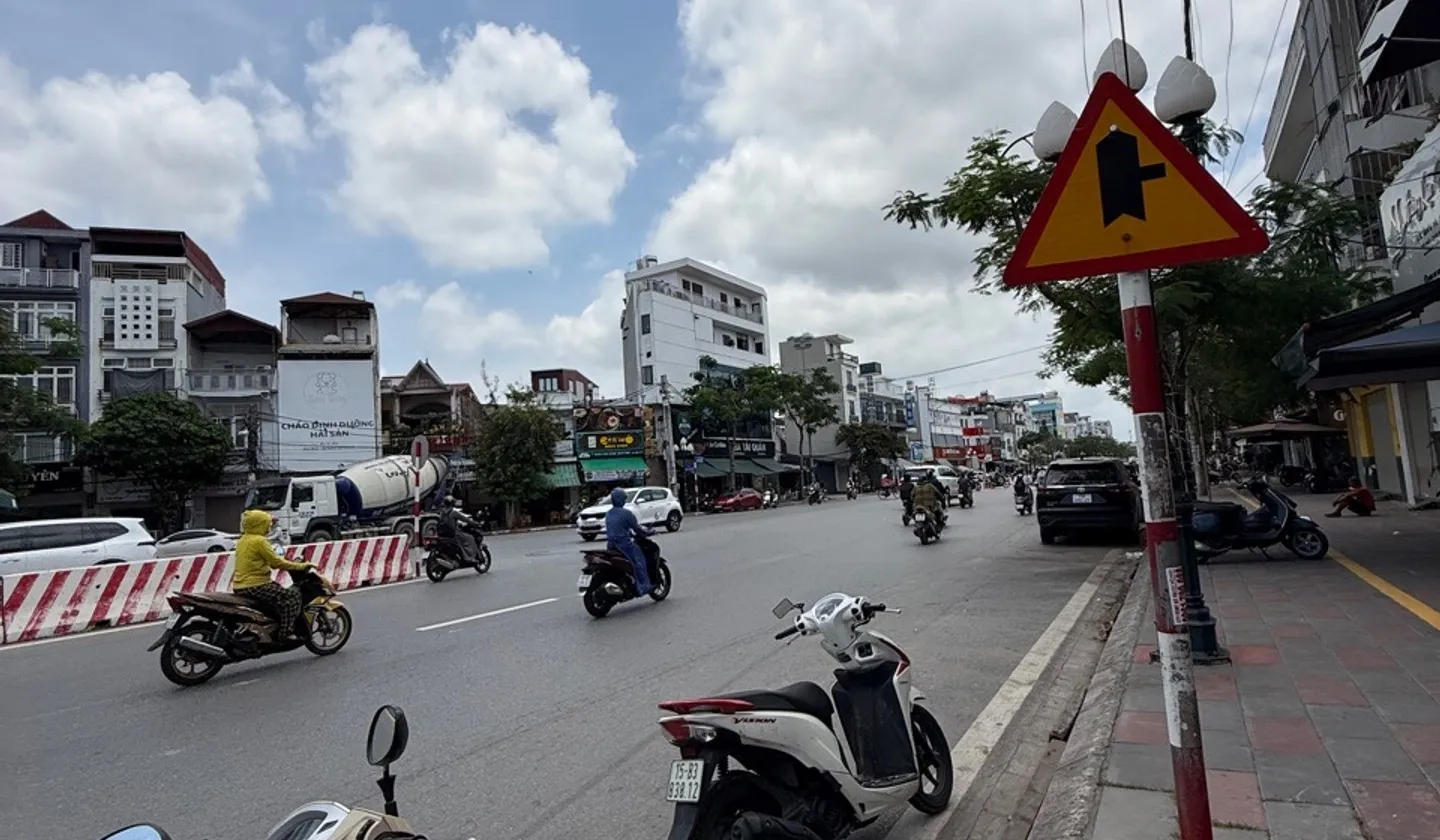 Nhà Mặt Phố Hồ Sen Hai Thoáng - Cơ Hội Vàng Giữa Trung Tâm Lê Chân... Bán nhà mặt phố tại Lê Chân, Hải Phòng 01