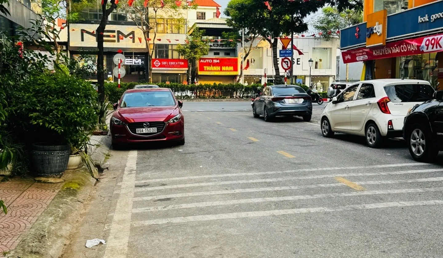 Bán nhà riêng 5 tầng Gara Thang máy, vỉa ô tô tránh tại khu vực trung tâm Nguyễn Văn Cừ... Bán nhà riêng tại Bồ Đề, Hà Nội 01